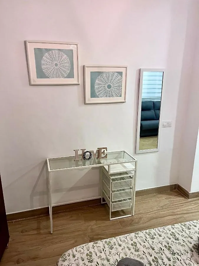 Gatu Villa Paraguay , Preferente Mayores 25 Anos Y Familias Cádis